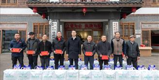 丝丽雅集团赴联系村（社）开展“连心共赴现代化”走访慰问活动